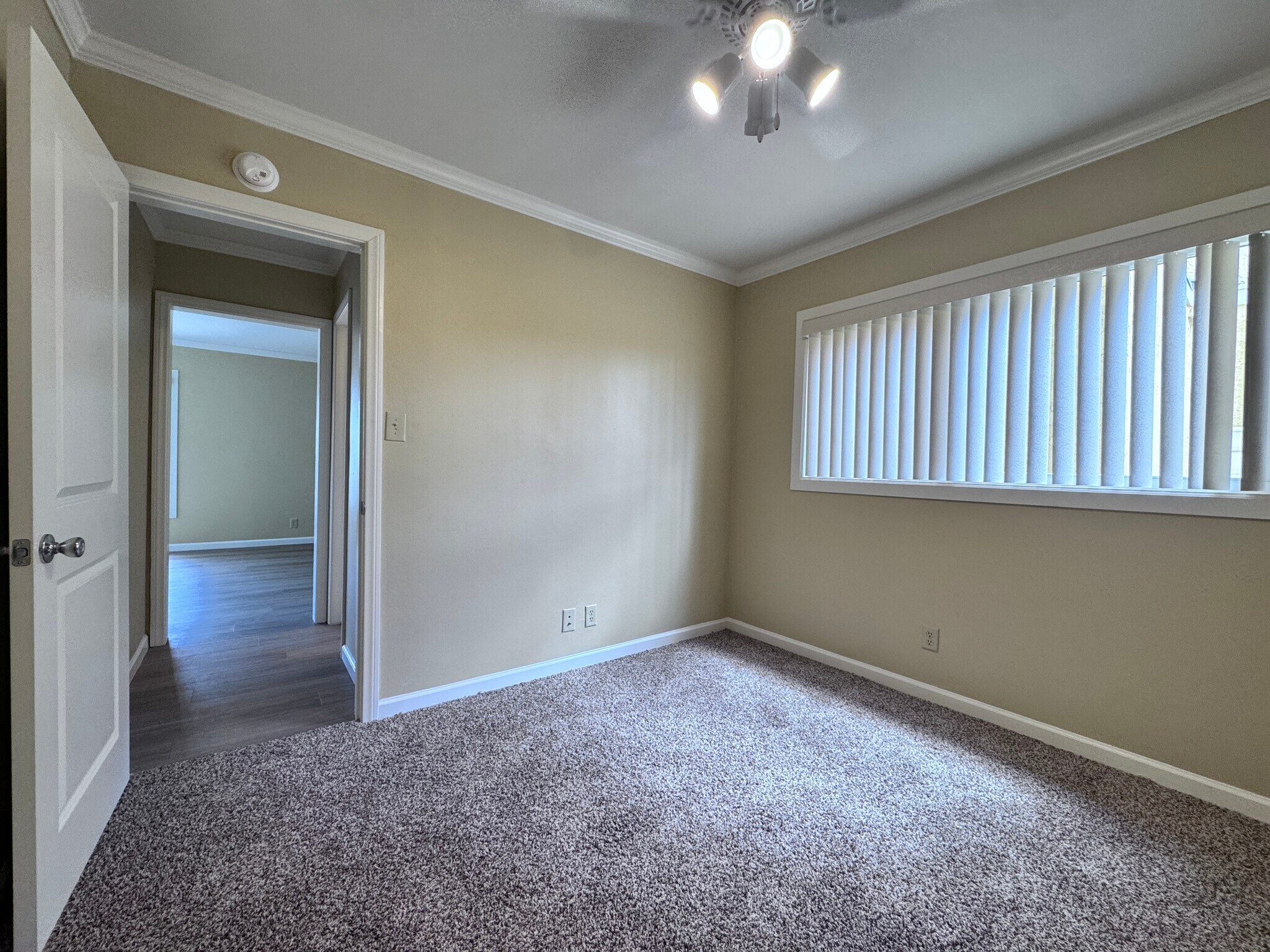Building Photo - 3676 Redondo Beach Blvd