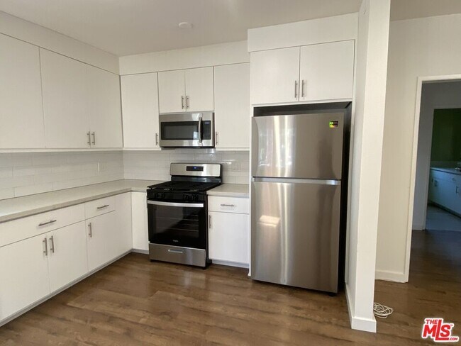 Building Photo - 3332 Helms Ave