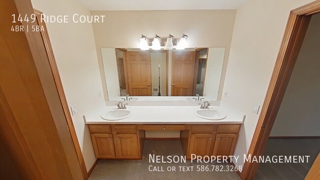 Building Photo - 1449 Ridge Ct