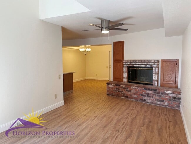 Building Photo - Spacious Two-story 2 Bed 2 Bath 1,564 Sq. Ft. North Sacramento Condo
