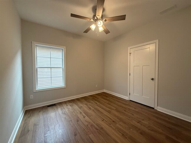 Building Photo - 5404 Peony Dr