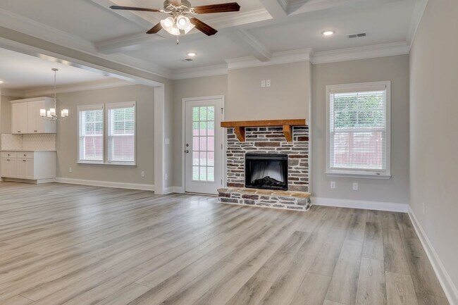 Building Photo - COMING SOON!  Comfort AND sophistication in Martinez, GA