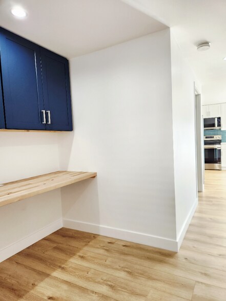 Building Photo - 2407 Abbot Kinney Blvd