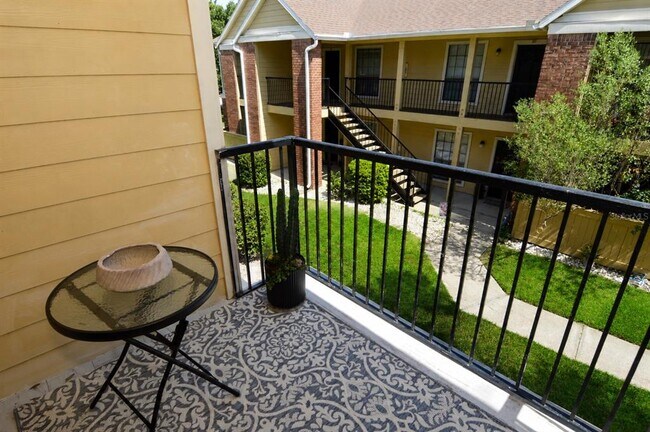 Building Photo - 8714 Mallard Reserve Dr