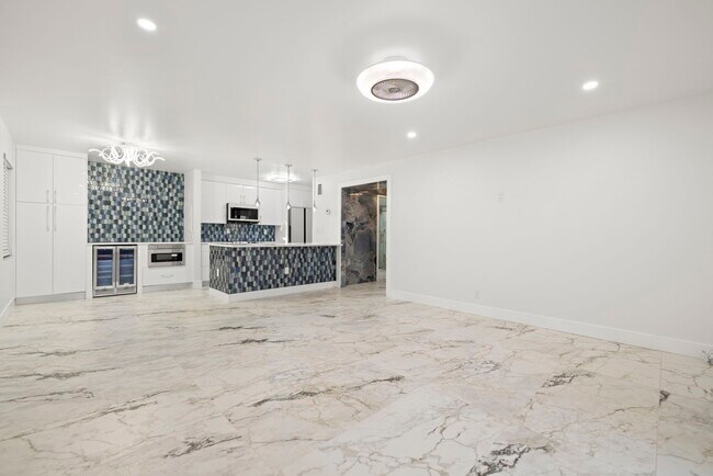 Building Photo - 5306 Santa Rosa Ct