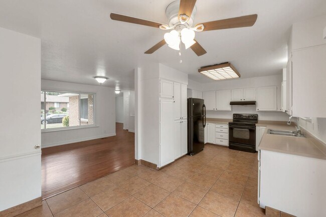 Building Photo - 2237 Karalee Way