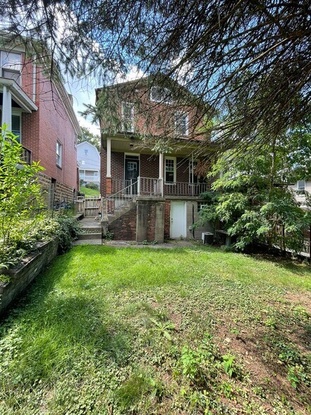 Building Photo - 1631 Fallowfield Ave