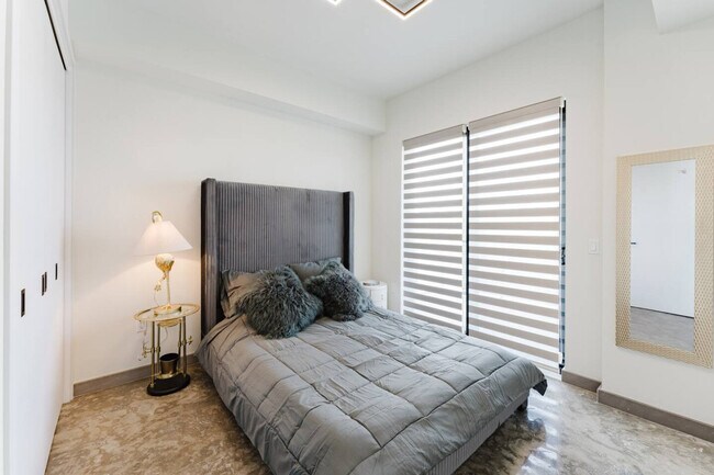 Building Photo - 2750 Griffin Rd