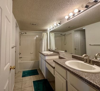 Building Photo - 2 Bedroom 2 Bath Available NOW in Superior