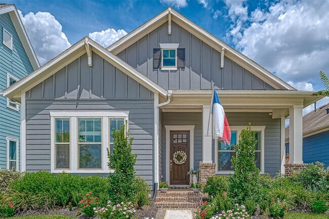 Building Photo - 17026 Canosa Dr