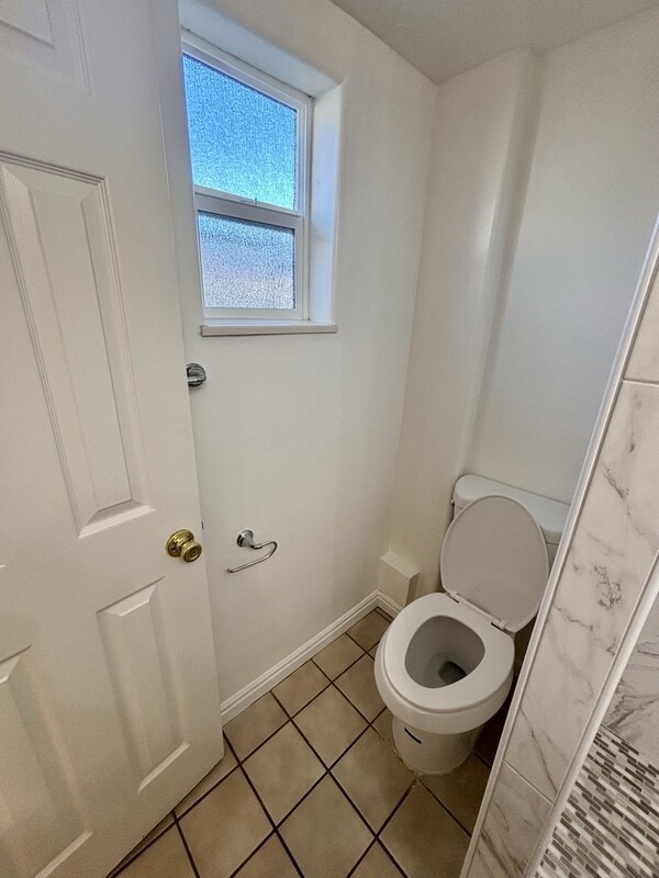 Building Photo - 1643 S State St