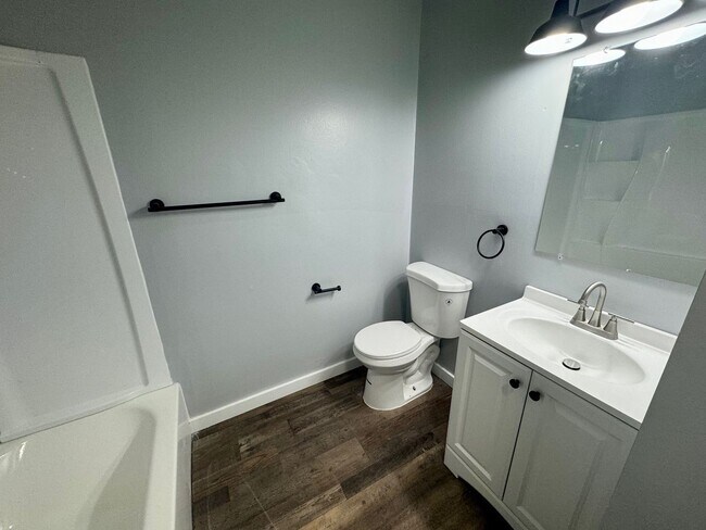 Building Photo - 3217 Wilmington Pike