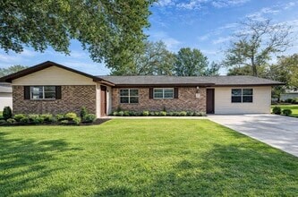Building Photo - 3311 County Rd 890