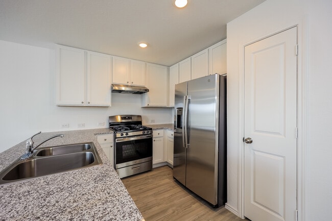 Building Photo - 8182 Nube Medina