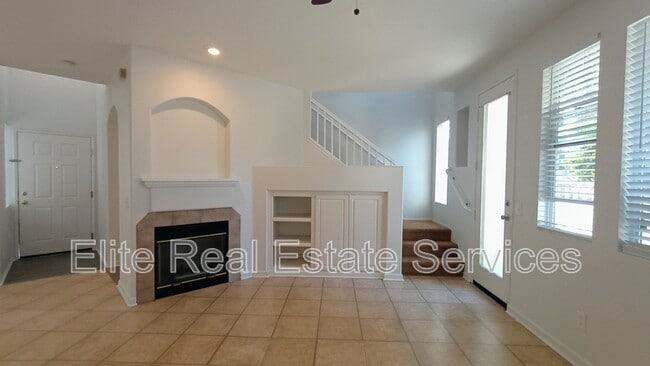 Building Photo - 1866 Via Capri St