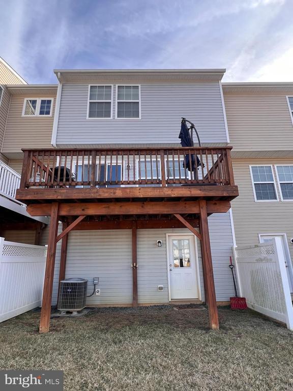 Building Photo - 1143 Mare St