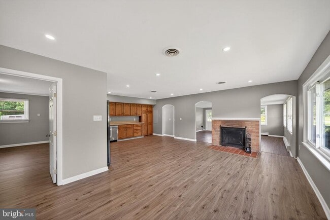 Building Photo - 45448 Mallard St