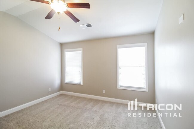 Building Photo - 528 Trickum Hill Dr