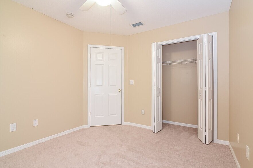Building Photo - 6708 Summer Haven Dr