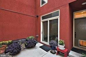 Building Photo - 1510-12-2112 Sansom St