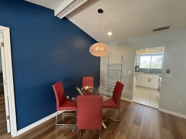 Building Photo - 30 Sea Harbor Dr W