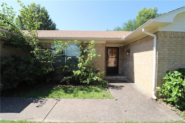 Building Photo - 3675 Mayes Ave