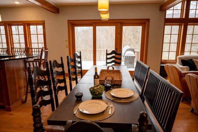 Building Photo - 28 Yellow Birch Cir