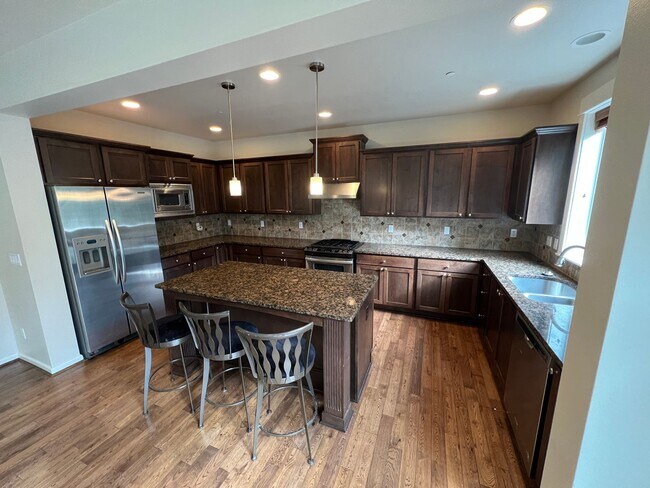 Building Photo - Spacious 5-Bed, 2.5-Bath Single-Family Home in Redmond