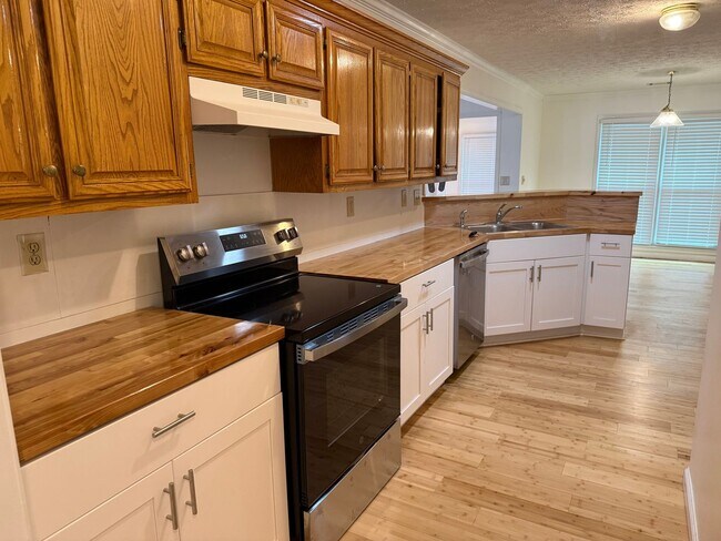 Building Photo - 1040 Sunny Field Ct NE