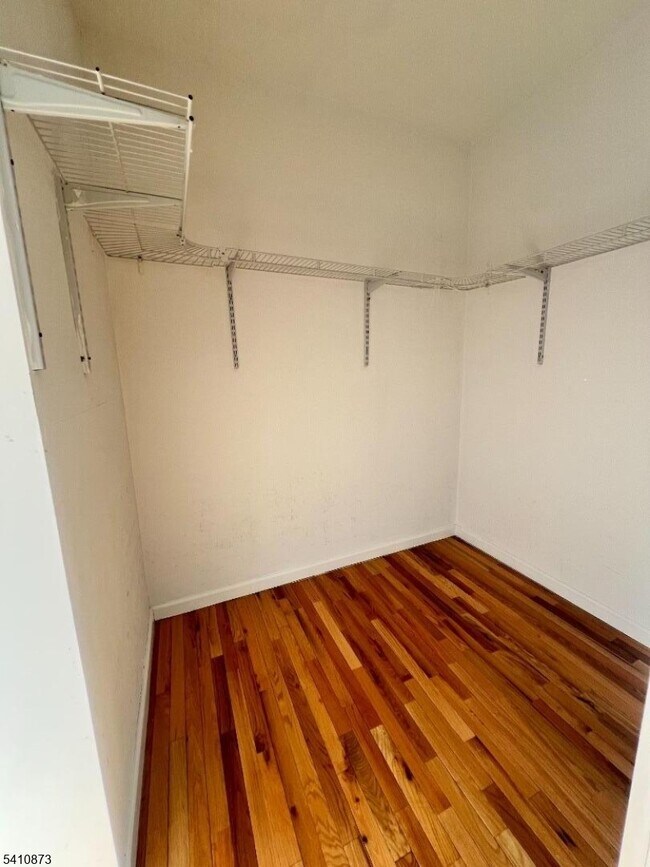 Building Photo - 485 E 27th St