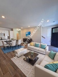 Building Photo - Brand New Townhome 3/3 Downtown near UTC a...