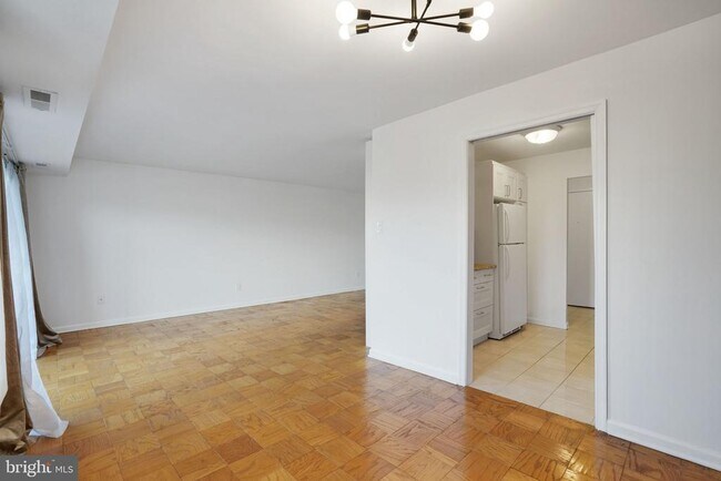 Building Photo - 3101 S Manchester St