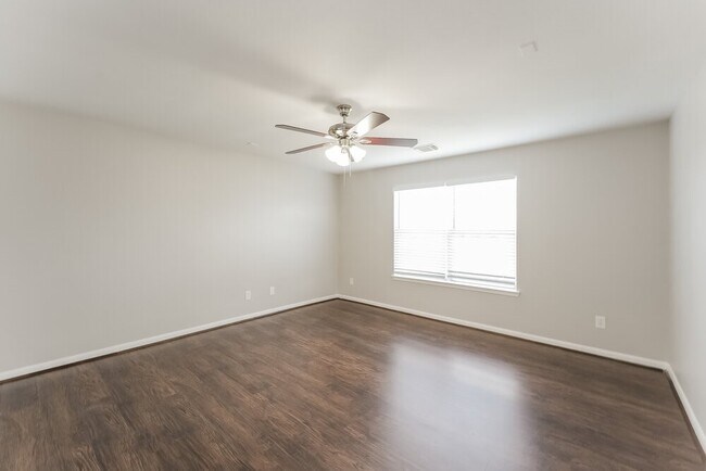 Building Photo - 16102 Dawn Marie Ln