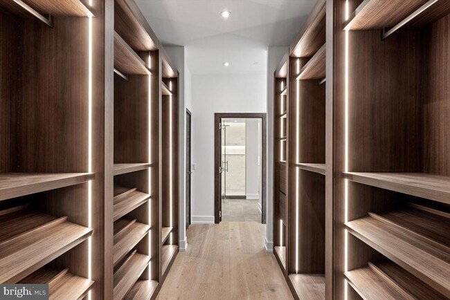 Building Photo - 724 Chestnut St