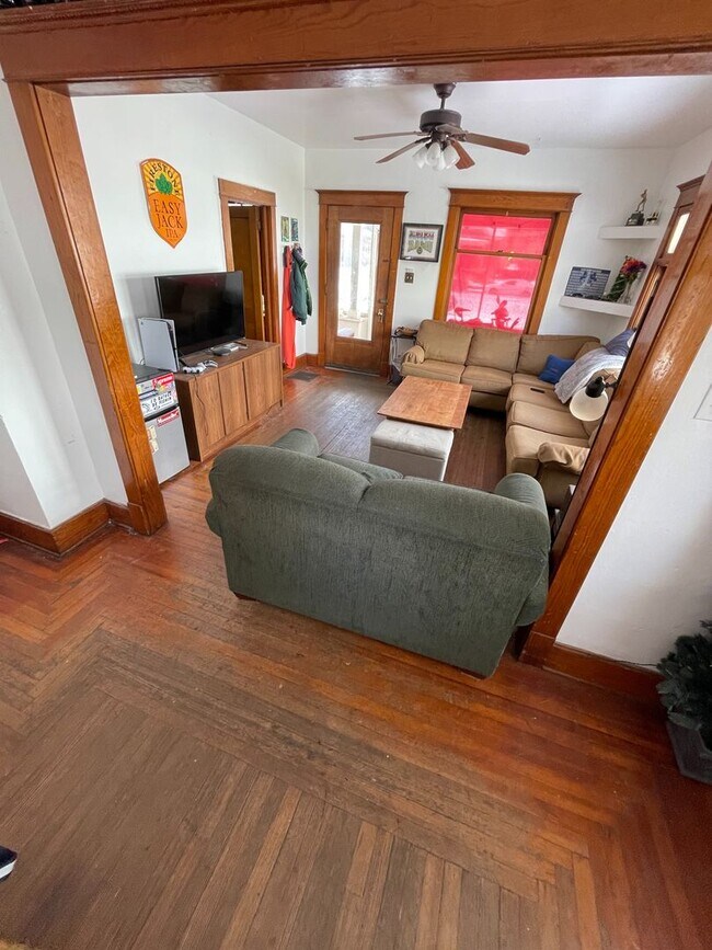 Building Photo - Charming, Spacious Rental in Old Town Fort Collins | Avail. 08/01/2026