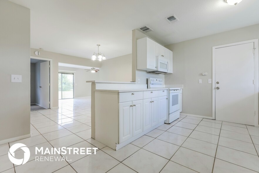 Building Photo - 7517 Lyncrest St