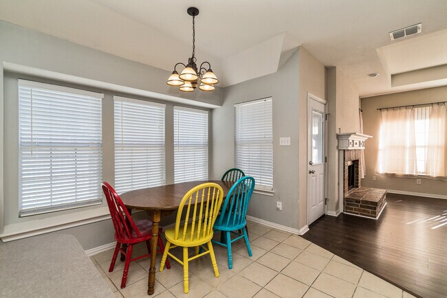 Building Photo - 5452 Lake Powell Dr