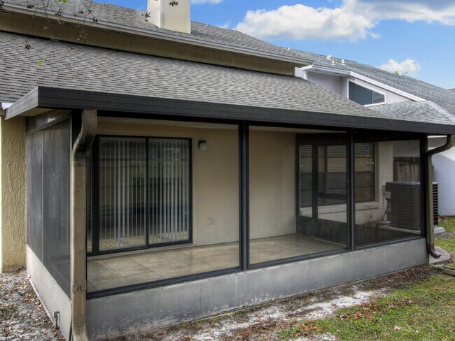 Building Photo - 439 E Springtree Way