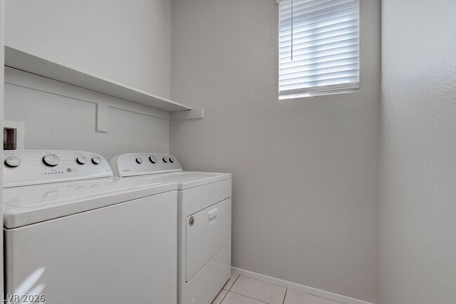 Building Photo - 9129 Drifting Bay St