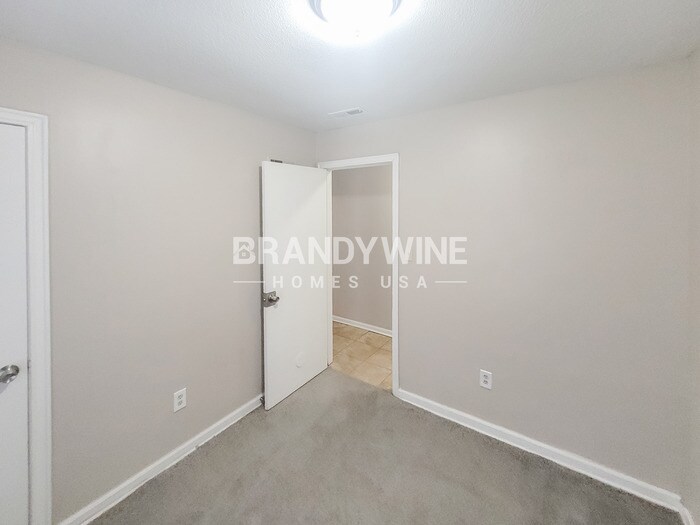 Building Photo - 4534 Valley Stream Dr