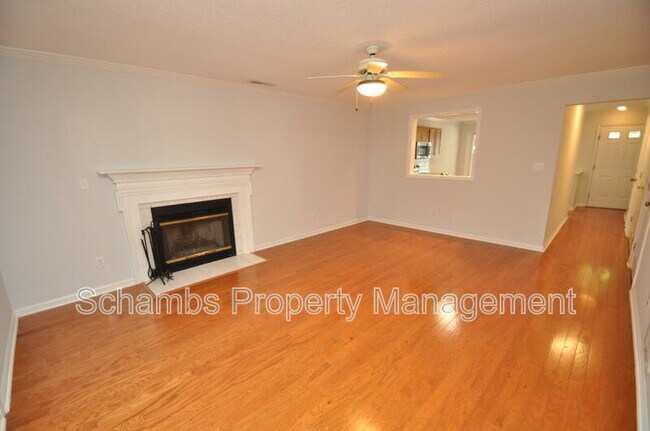 Building Photo - 240 Beechtree Dr