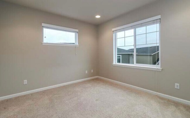 Building Photo - Wonderful home in Bethany!