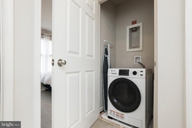 Building Photo - 111 Notions Ct