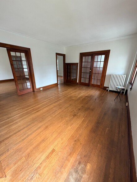 Building Photo - 142 Maplewood Ave