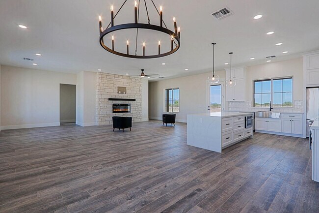 Building Photo - 2351 E Cana Ln