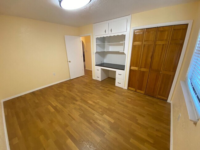 Building Photo - Beautiful 3 Bedroom Home in NE Albuquerque