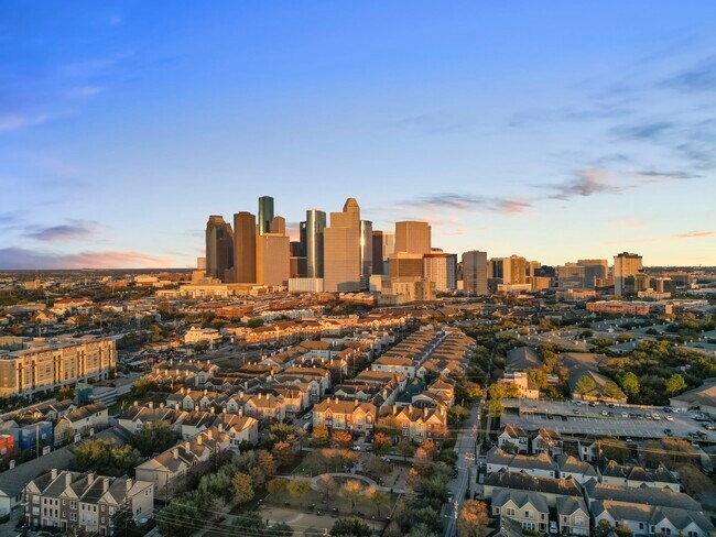 Building Photo - 1900 Genesee St