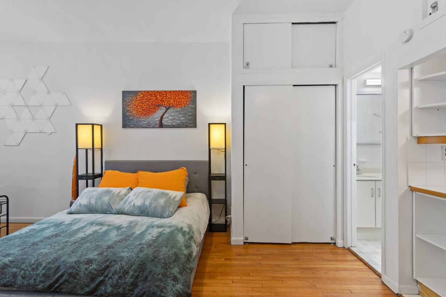 Building Photo - 43 W 85th St