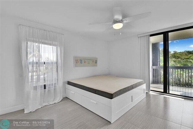 Building Photo - 4201 N Ocean Dr