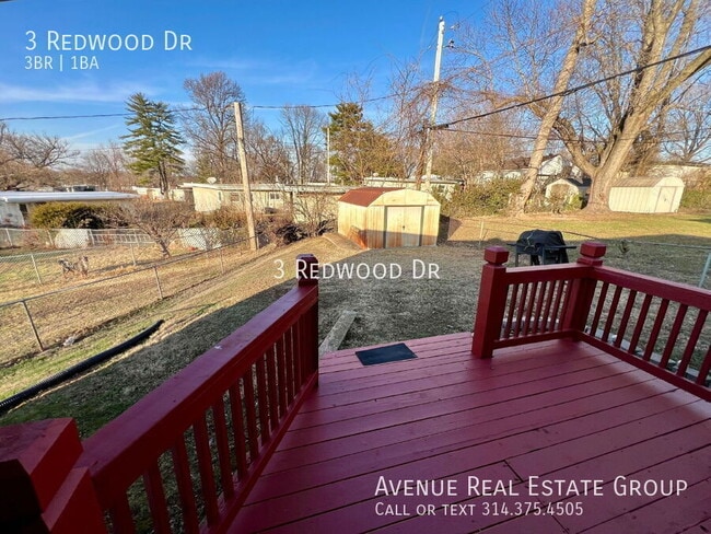 Building Photo - 3 Redwood Dr